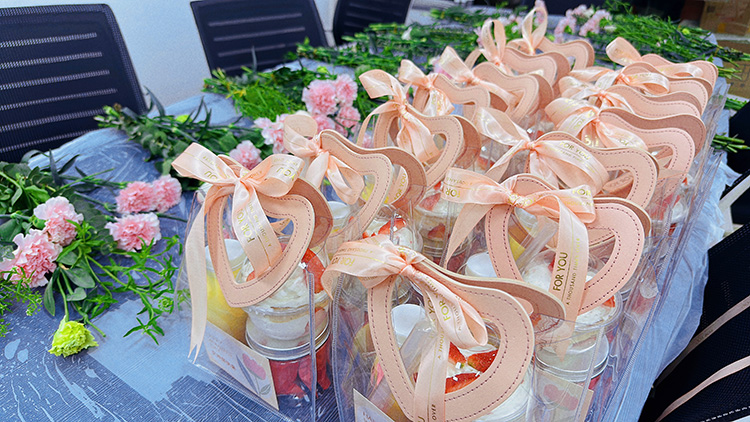 三八婦女節(jié)丨祝福所有女人：愿你笑靨如花，一生不減芳華！
